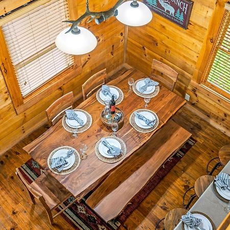 Charming Cabin W/ Hot Tub, Game Room, Top Location Pigeon Forge Luaran gambar