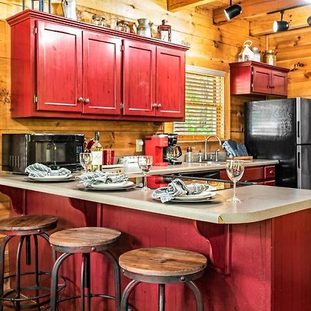 Charming Cabin W/ Hot Tub, Game Room, Top Location Pigeon Forge Luaran gambar