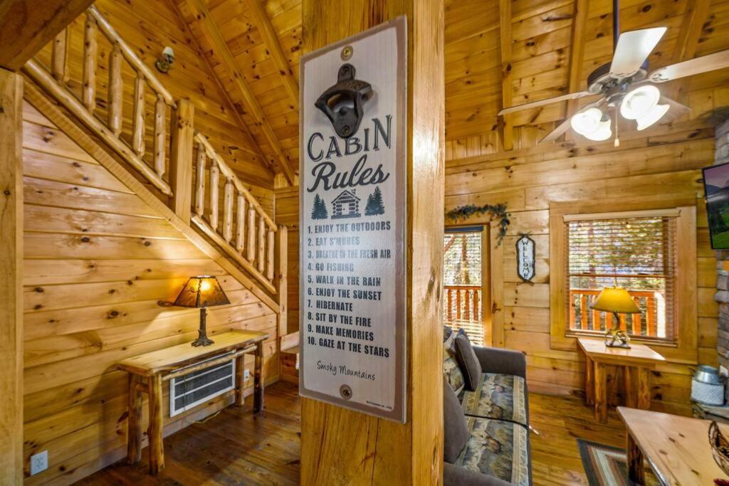 Charming Cabin W/ Hot Tub, Game Room, Top Location Pigeon Forge Luaran gambar