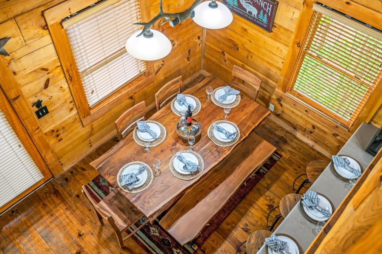 Charming Cabin W/ Hot Tub, Game Room, Top Location Pigeon Forge Luaran gambar