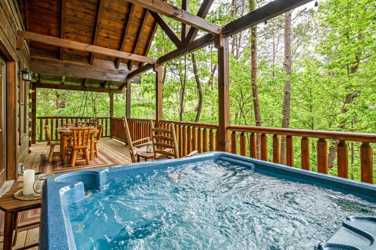 Charming Cabin W/ Hot Tub, Game Room, Top Location Pigeon Forge Luaran gambar