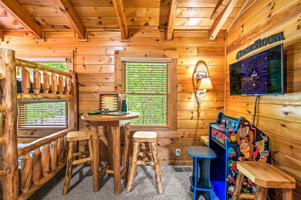 Charming Cabin W/ Hot Tub, Game Room, Top Location Pigeon Forge Luaran gambar