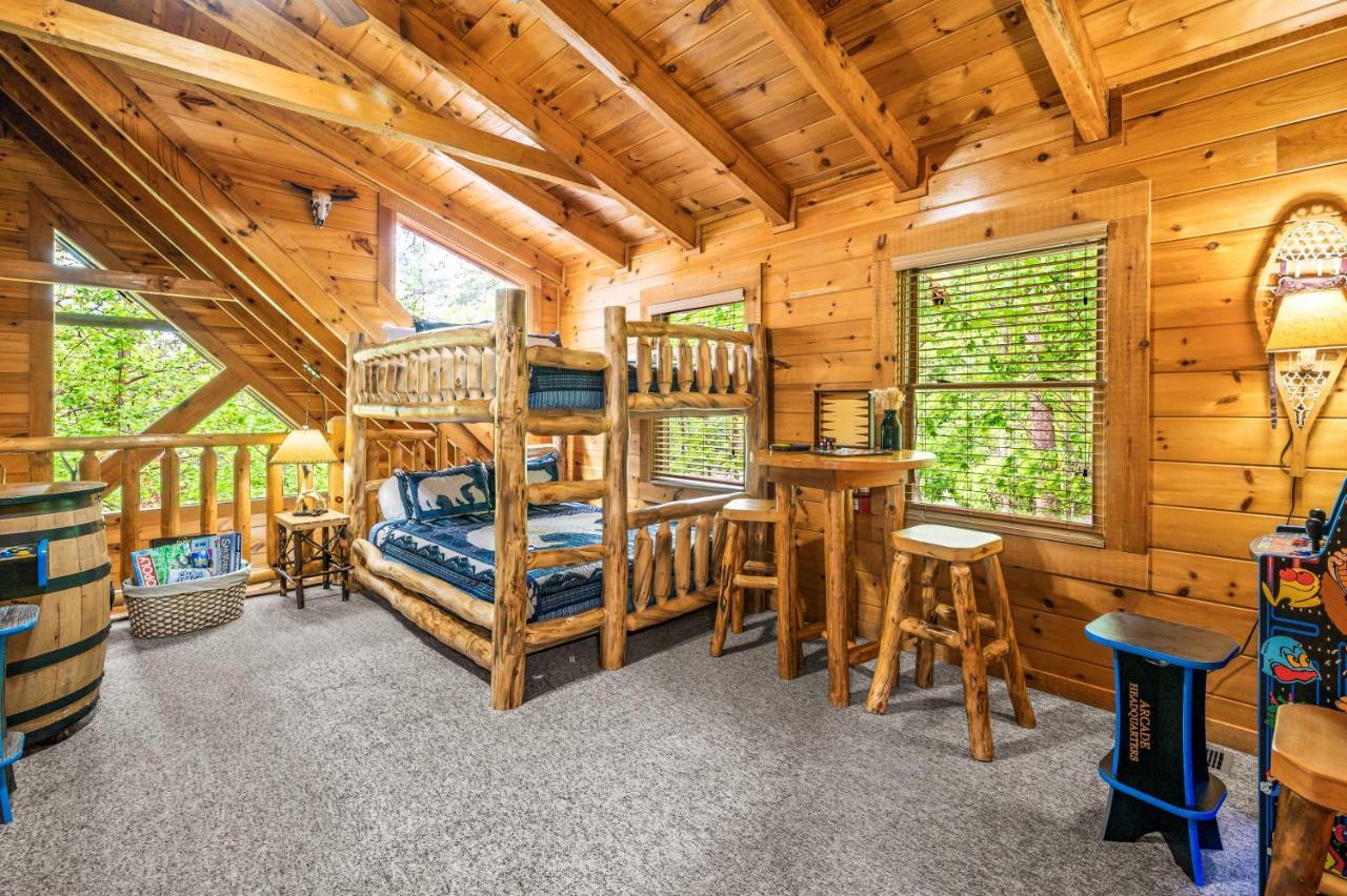 Charming Cabin W/ Hot Tub, Game Room, Top Location Pigeon Forge Luaran gambar